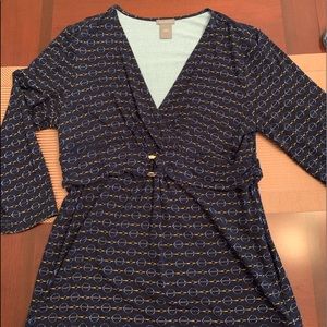 Ann Taylor V-neck three-quarter sleeve blouse